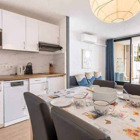 Family Sea View With Pools Near Shops And Beaches דירה